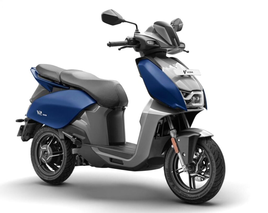 हीरो ने लॉन्च किए 3 नए इलेक्ट्रिक स्कूटर: Vida V1, V2 और VX2 – जानें फीचर्स, रेंज और कीमतें 3 Gu1mVnOWQAETesF